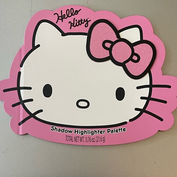 Hello Kitty Makeup and Hair Bundle BNWT!! - Picture 6 of 11